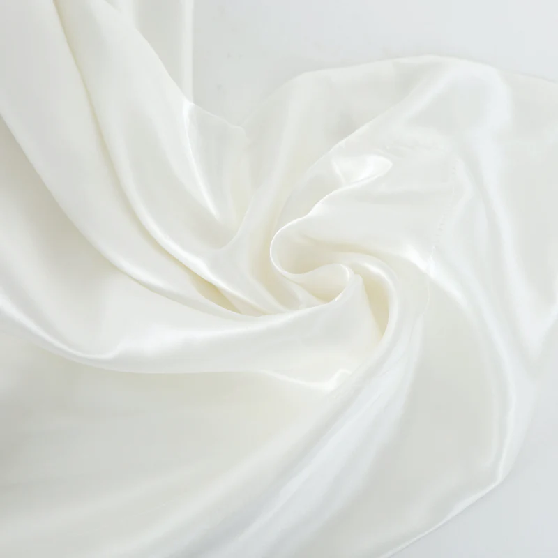 19 Momme Ivory Silk Duvet Cover - Image 2
