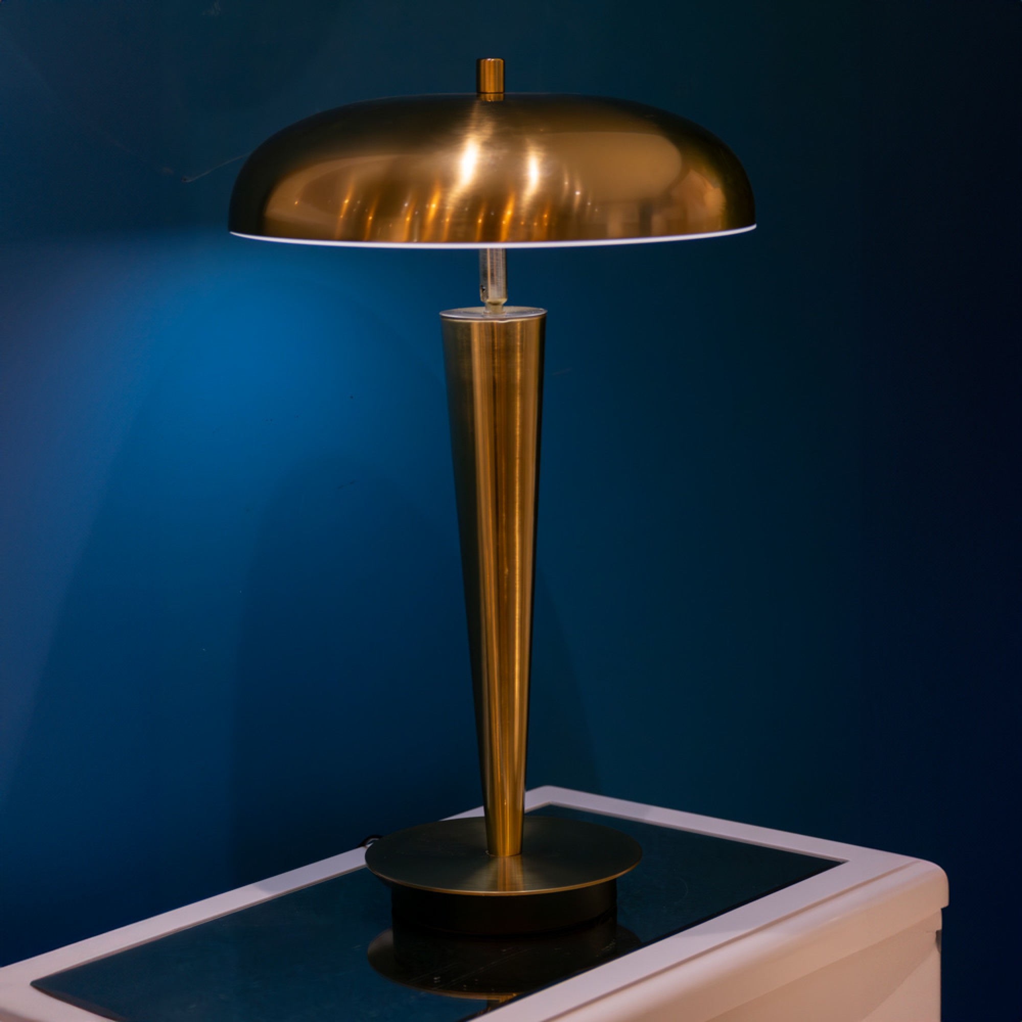 Anika USB Rechargeable Table Lamp - Image 4