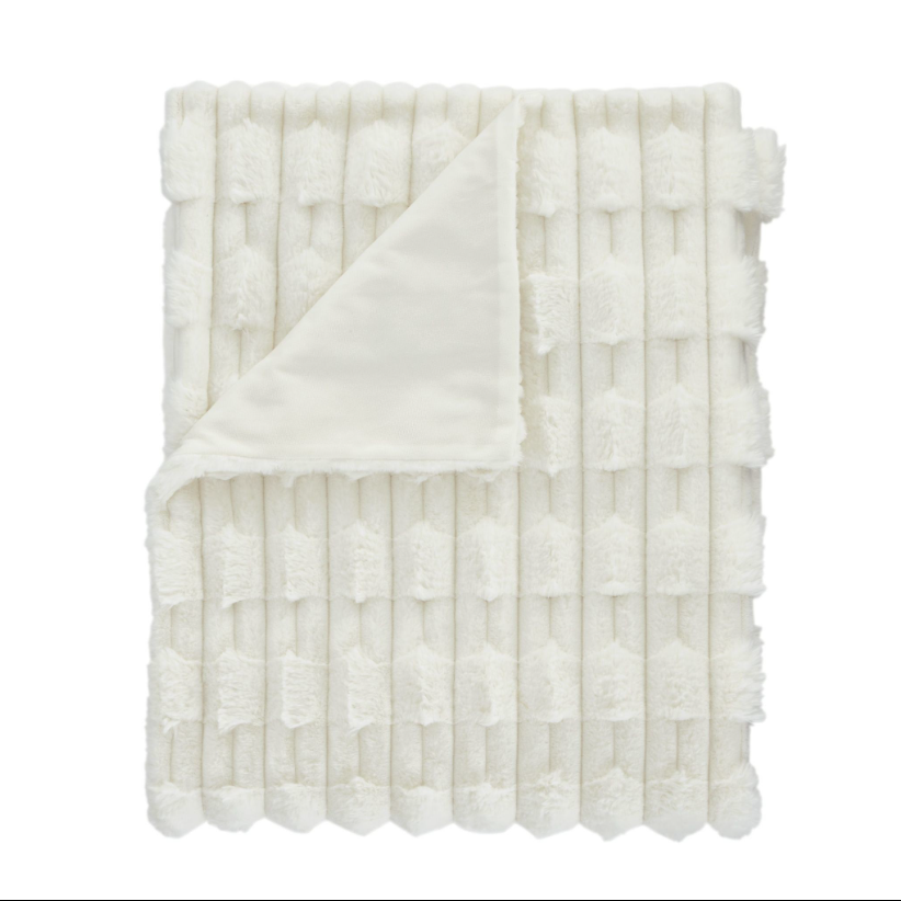 CARVED FAUX FUR CUSHION CREAM - Image 5